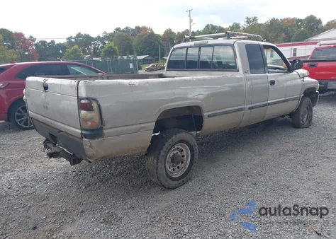 1998 Dodge Ram 2500 St z USA, uszkodzony, nr VIN 1B7KF23ZXWJ174822